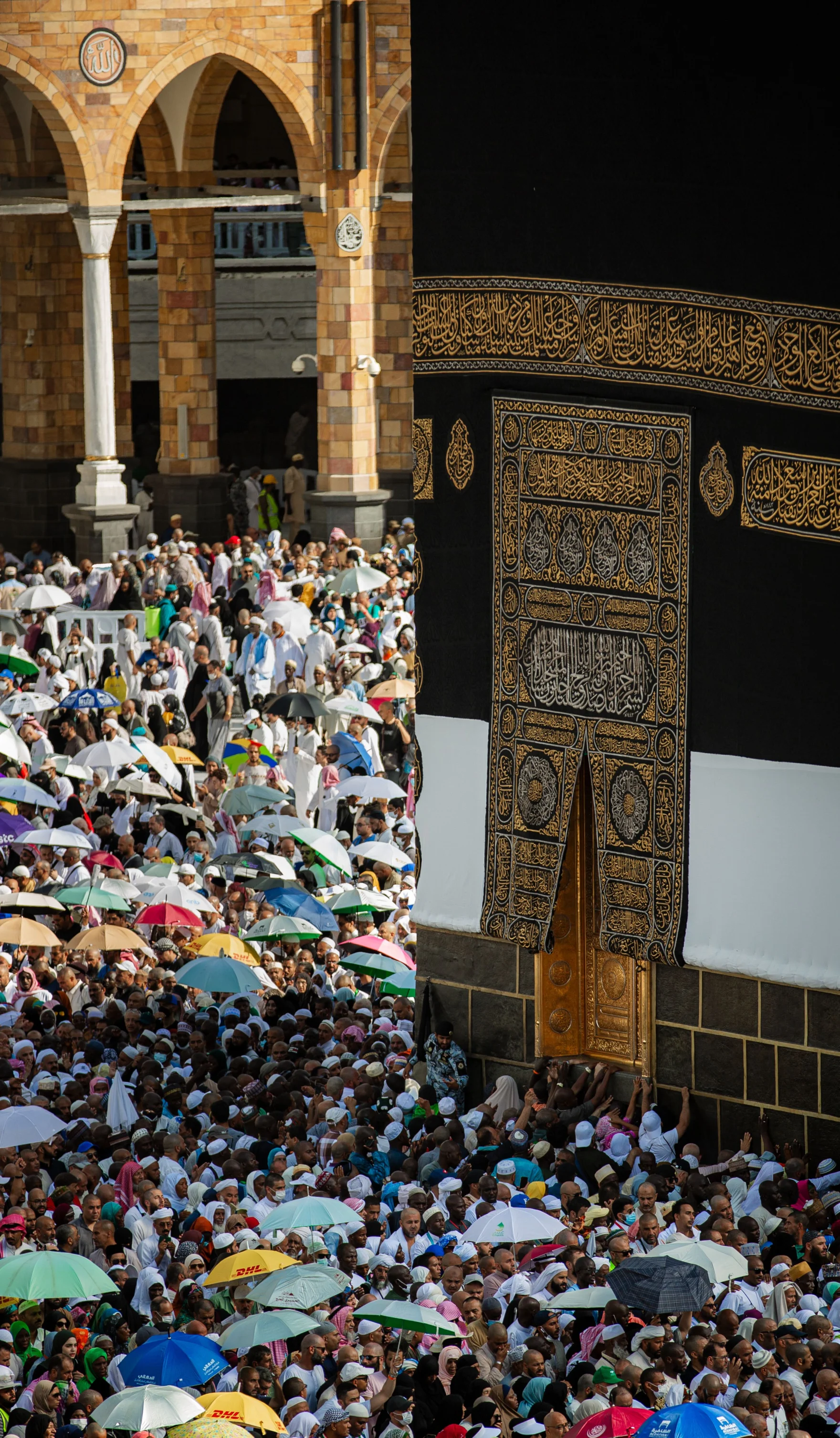 Pelgrims rond de Kaaba in Mekka